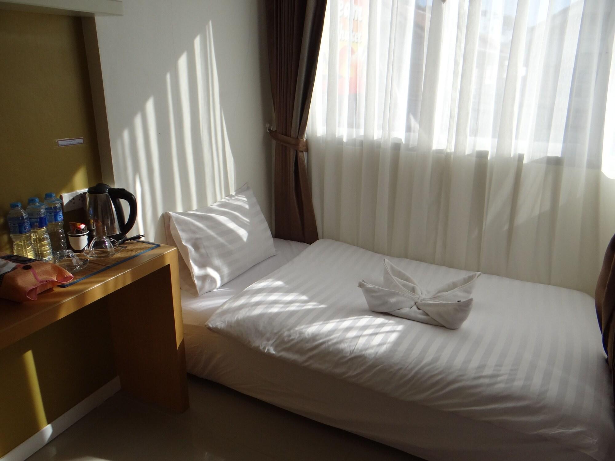 Tropical Sunset Hotel Patong Eksteriør billede